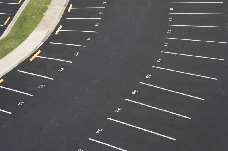 Asphalt Parking Lot Sealing in Miami Dade County, FL